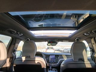 VOLVO XC60 B4 DIÉSEL AWD R-DESING, FULL, 2020