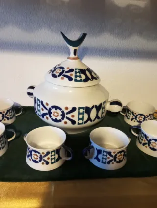 Sopera y 6 tazas consomé Sargadelos