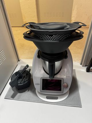 Thermomix TM6 - Como nuevo - con accesorios.