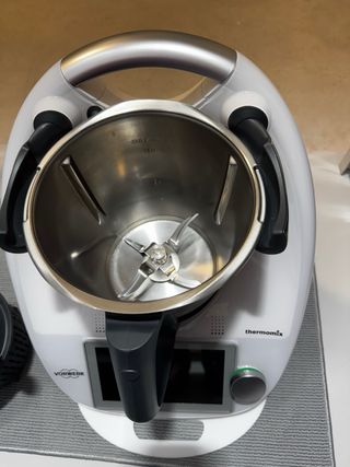 Thermomix TM6 - Como nuevo - con accesorios.