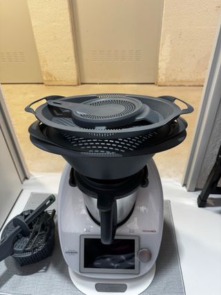 Thermomix TM6 - Como nuevo - con accesorios.