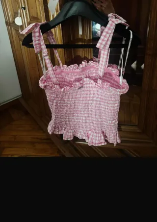 Blusa Guess tirantes cuadros rosa y blanco