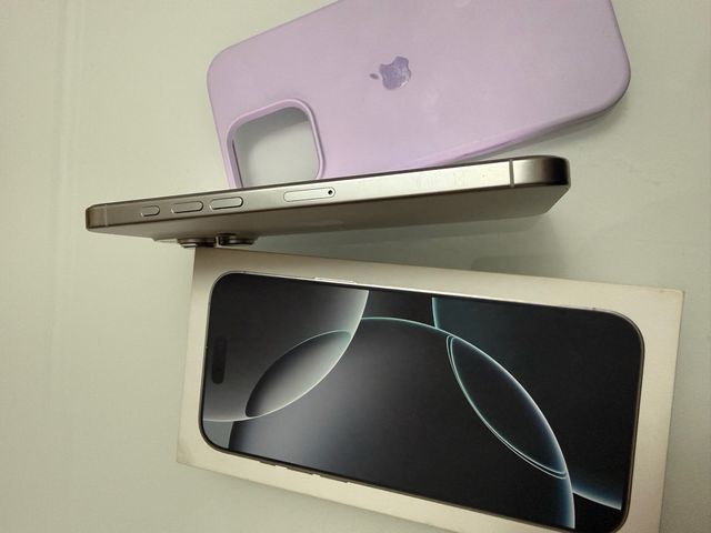 iPhone 16 Pro Max 256 GB Nero/Viola