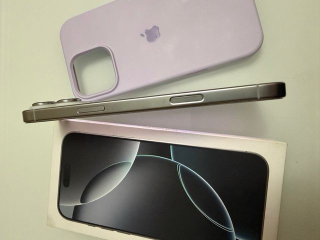 iPhone 16 Pro Max 256 GB Nero/Viola