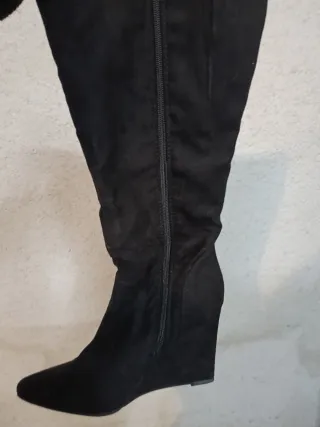 Bota alta cuña negra talla 38