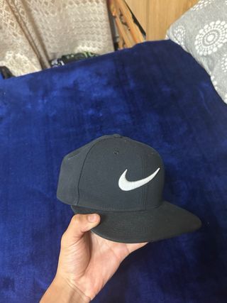 Gorra Nike Negra Talla M/L sin etiquetas