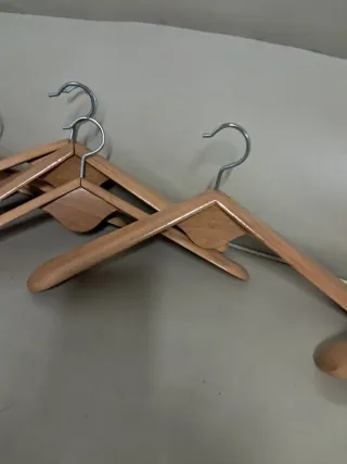 Exclusivas Perchas Vintage en Madera haya.