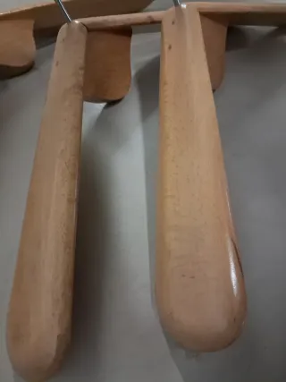 Exclusivas Perchas Vintage en Madera haya.