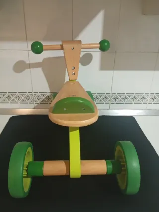 Triciclo Hape madera y verde
