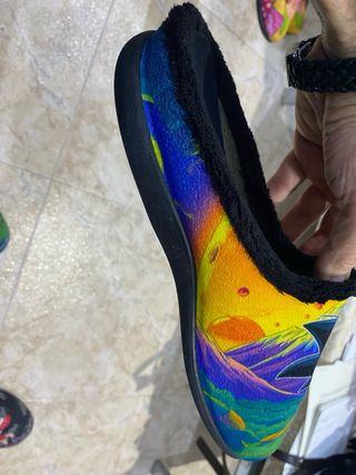 Zapatillas casa Goku Simpson poco uso