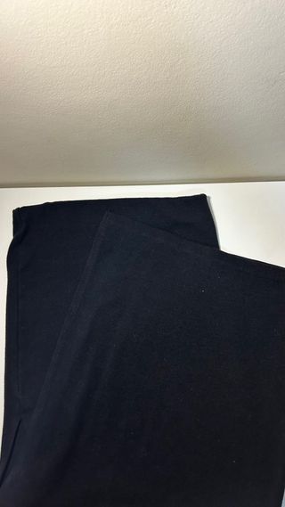 Falda larga ajustada con corte lateral