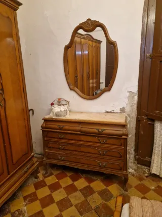 Conjunto dormitorio madera clásico