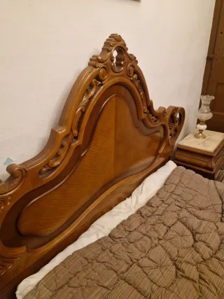 Conjunto dormitorio madera clásico