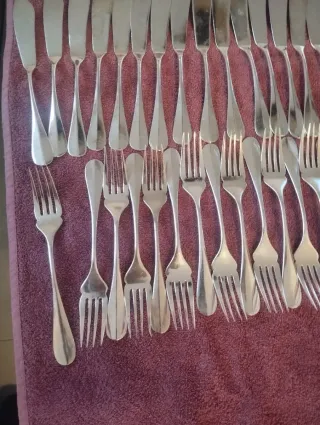 Christofle – Lote de cubiertos en metal plateado