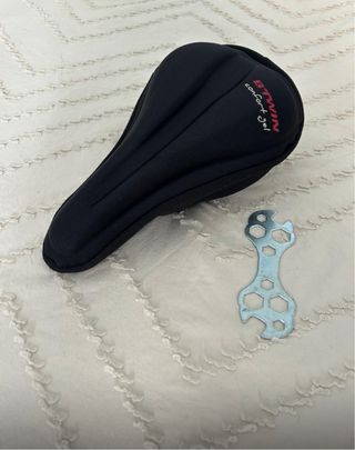 Sillin y cubresillin gel btwin. Dos elementos.