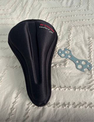 Sillin y cubresillin gel btwin. Dos elementos.