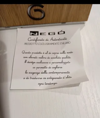 Orologio da appoggio in legno con albero