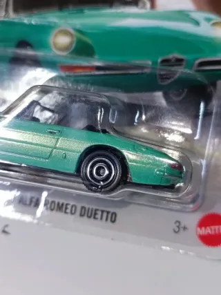 ALFA ROMEO DUETTO DE 1967  1/64 MATCHBOX