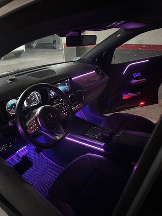 Montaje de luces del para coche