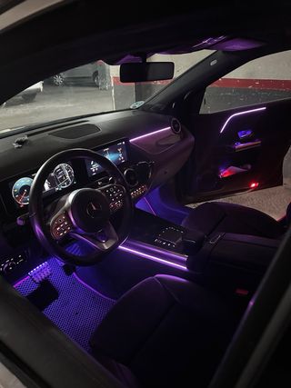 Montaje de luces del para coche