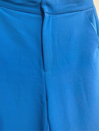 Pantalón azul Stradivarius talla 38