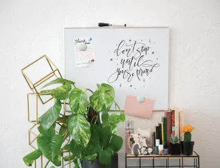 Pizarra Magnética Blanca y Plateada