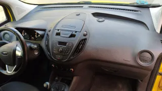 Ford E-Transit Courier 2017