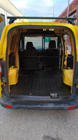 Ford E-Transit Courier 2017