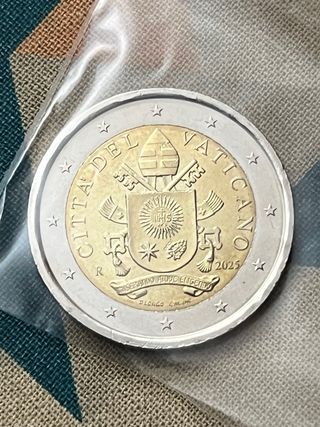 2€ VATICANO 🇻🇦2025 ESCUDO PAPÁ FRANCISCO