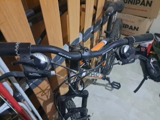 Bicicleta B-Pro Montaña Negra/Naranja