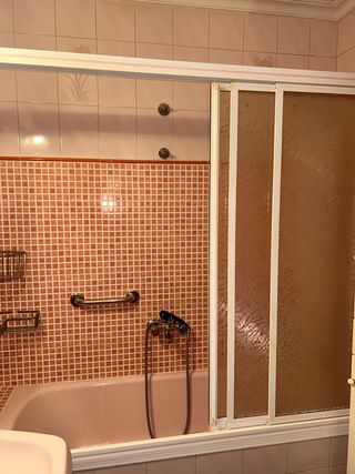 Baño completo rosa y plata