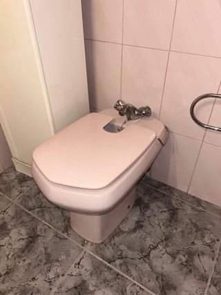 Baño completo rosa y plata