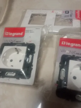 Legrand Valena Next Bases Enchufe Doble