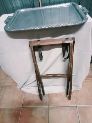 Bandeja Metálica con Soporte Plegable