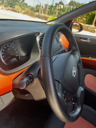 Hyundai i10 1.2 Orange – 87 CV