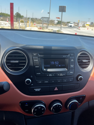 Hyundai i10 1.2 Orange – 87 CV