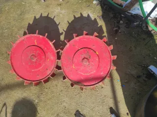 Ruedas metálicas mula mecánica