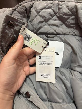 Chaqueta Desigual acolchada gris con capucha