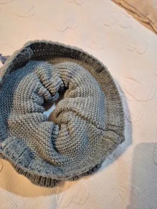 Cuello tejido gris CÉSAR BLANCO