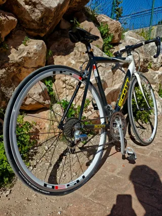 Bicicleta de carretera Scott