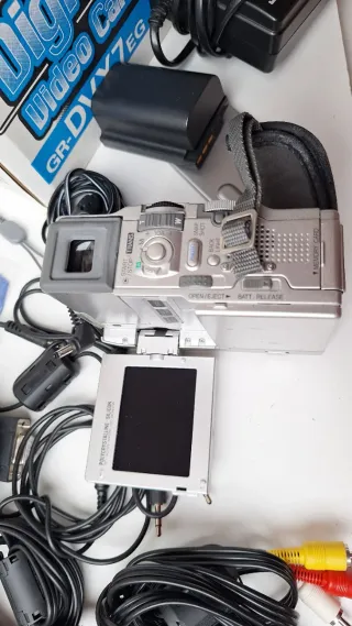 Cámara JVC Mini DV GR-DVX7-EG Plata