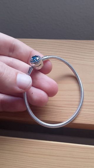 Pulsera Plata con Charm Azul Marino