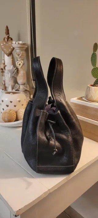 Bolso de piel negro