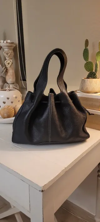 Bolso de piel negro