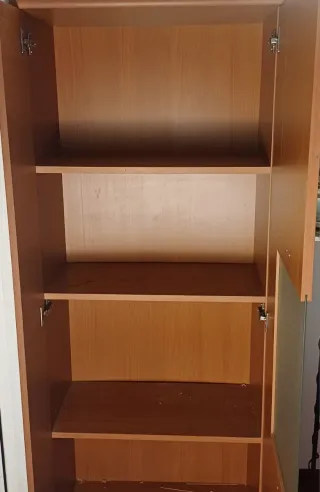 Mueble de almacenaje madera y cristal