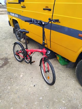 Bicicleta plegable Btwin roja