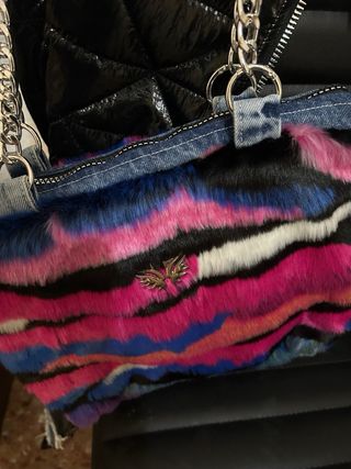 Chaleco anorak pelo bordado y bolso