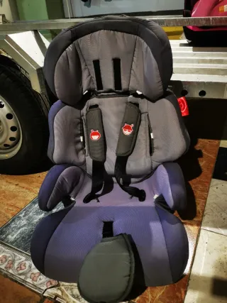 Silla de coche para bebé con cinturón