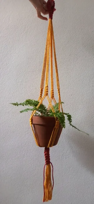 Colgador macetas macramé mostaza