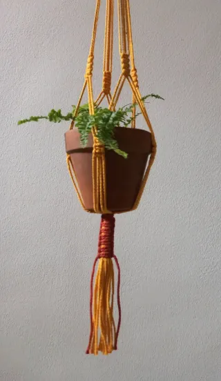 Colgador macetas macramé mostaza